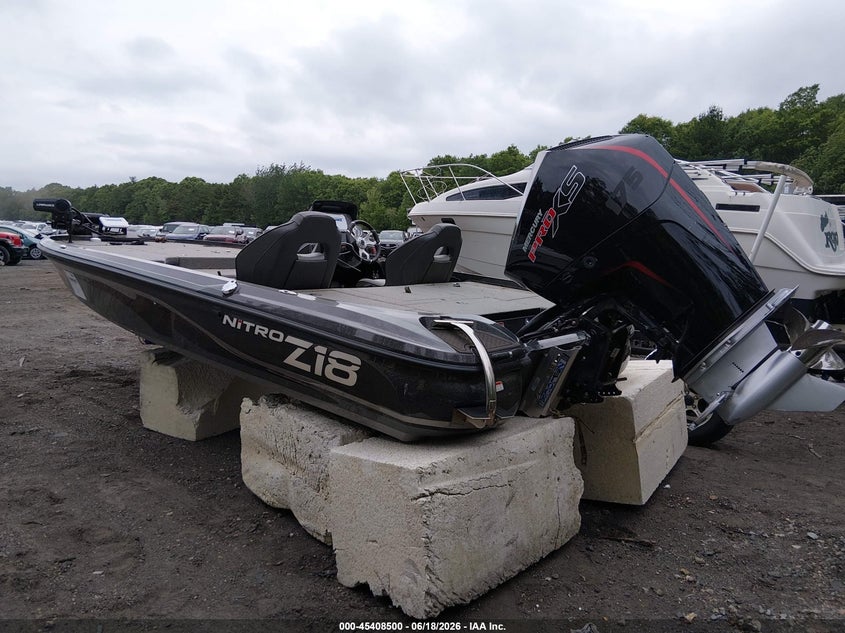 2023 TRACKER NITRO Z18 auction photo 3