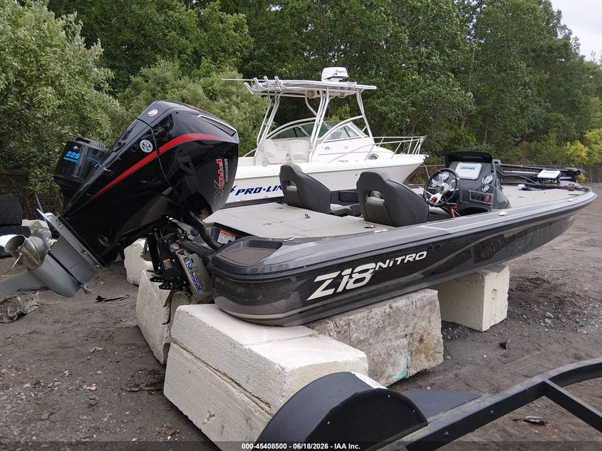2023 TRACKER NITRO Z18 auction photo 4