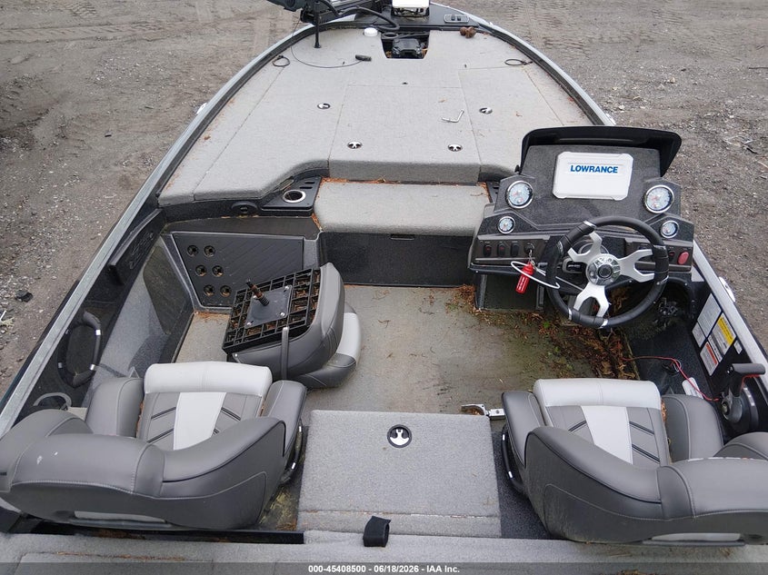 2023 TRACKER NITRO Z18 auction photo 5