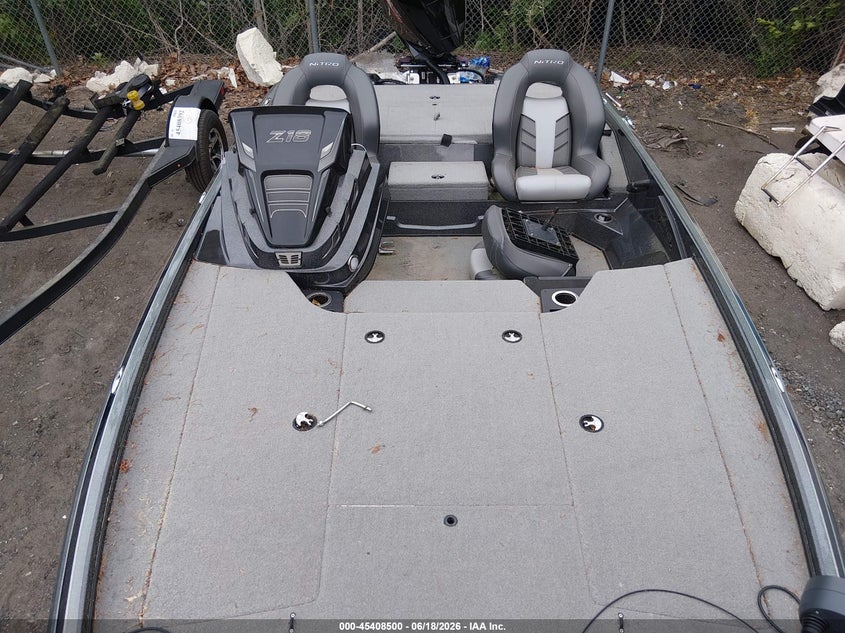 2023 TRACKER NITRO Z18 auction photo 8