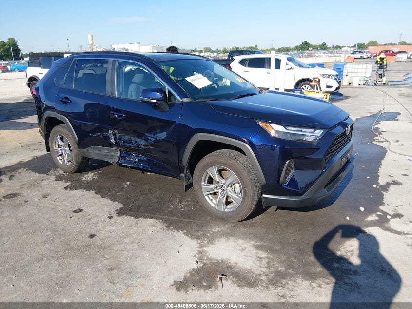TOYOTA RAV4 XLE 2025
