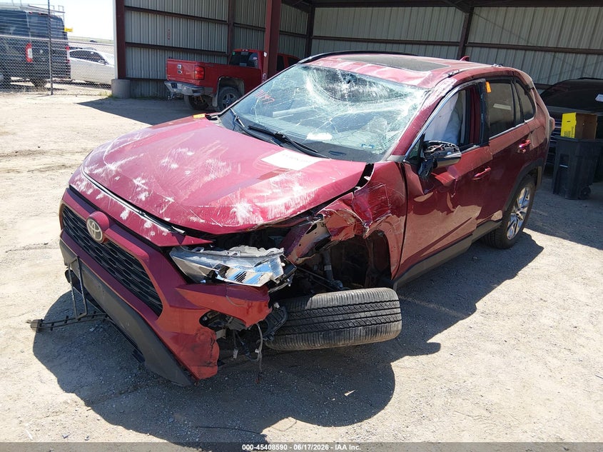 VIN 2T3A1RFV3MW180343 2021 TOYOTA RAV4 XLE PREMIUM
