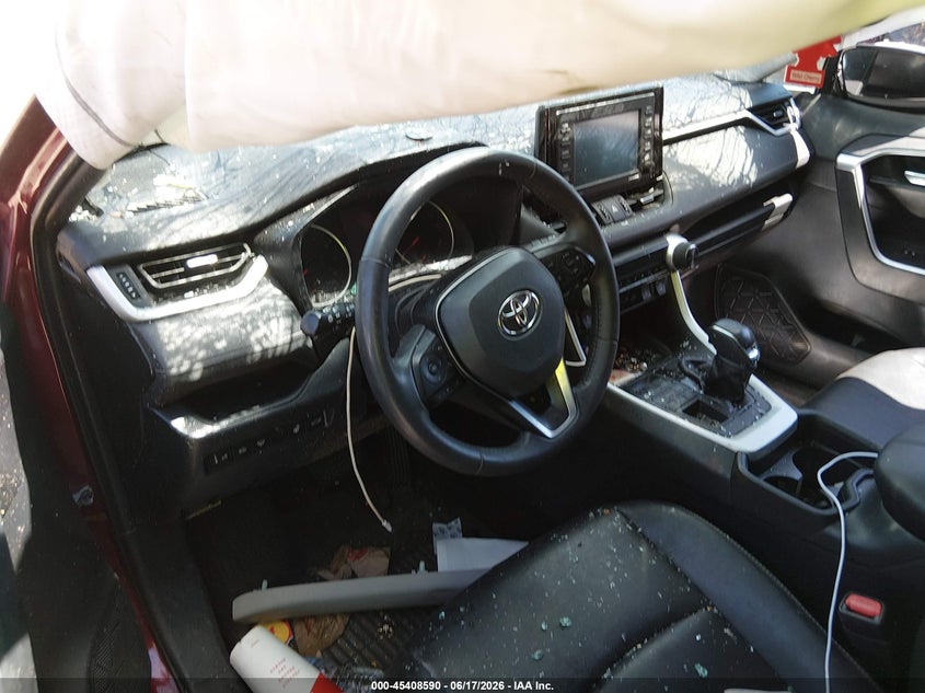VIN 2T3A1RFV3MW180343 2021 TOYOTA RAV4 XLE PREMIUM