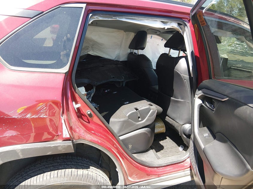 VIN 2T3A1RFV3MW180343 2021 TOYOTA RAV4 XLE PREMIUM