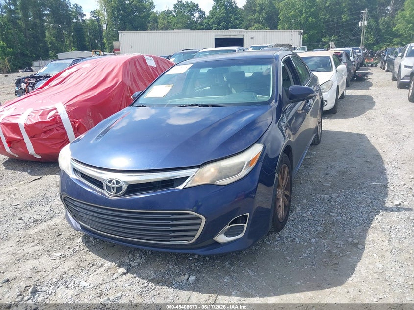 2013 TOYOTA AVALON auction photo 2