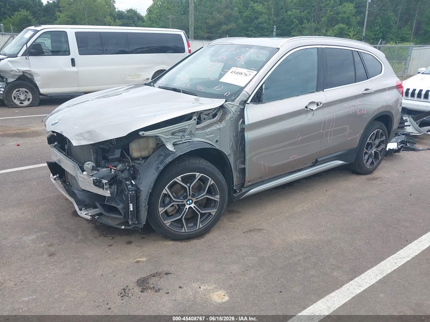 Vin: wbxjg9c03n5v05379, lot: 45906789, bmw x1 xdrive28i 20222