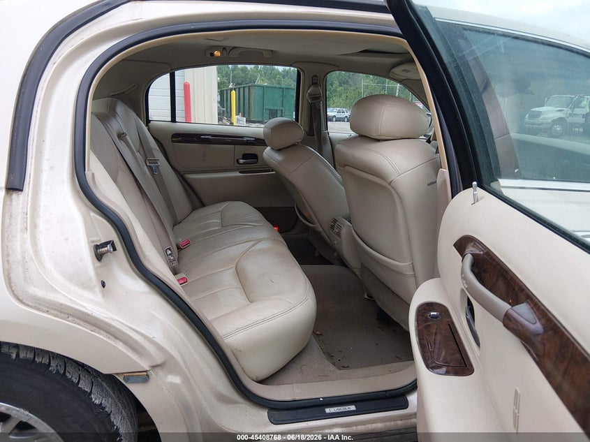 2000 Lincoln Town Car Cartier VIN: 1LNHM83W5YY763355 Lot: 45408768
