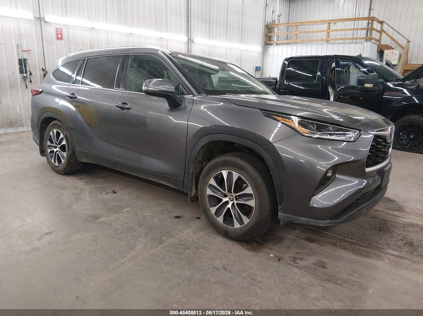 2021 TOYOTA HIGHLANDER auction photo 1