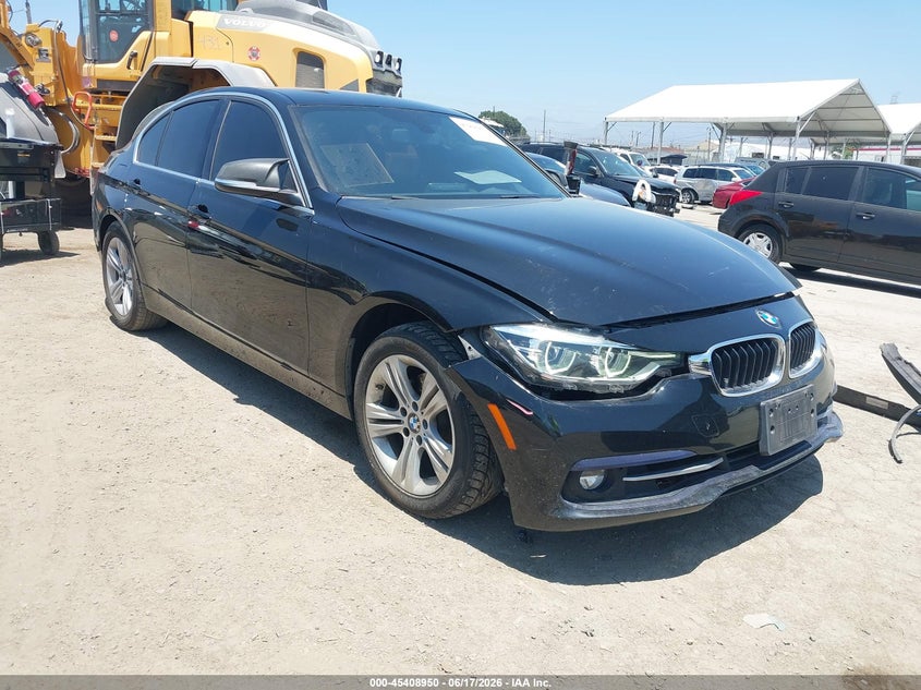 Vin: wba8b9c51jk676792, lot: 45906972, bmw 330i 2018 img_1