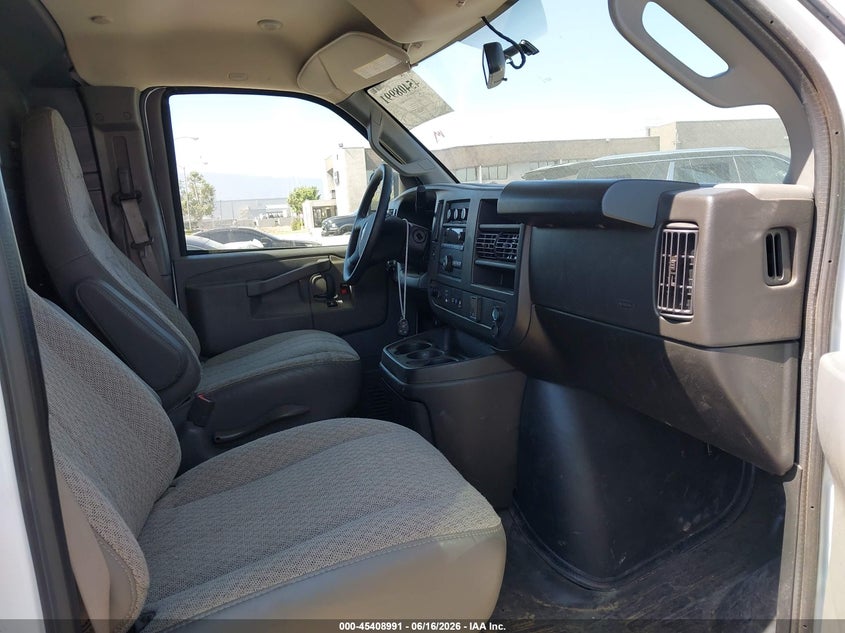 2025 GMC SAVANA CARGO auction photo 5