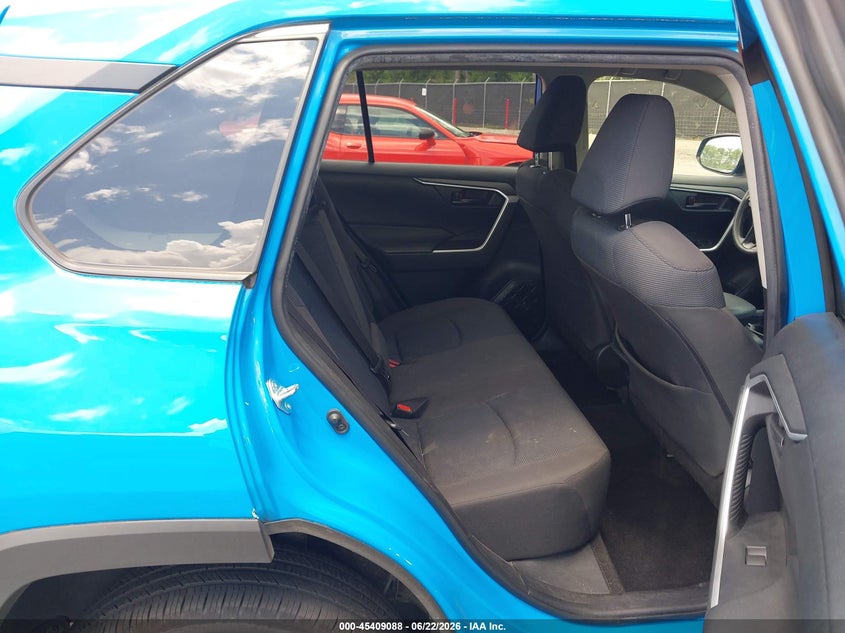 TOYOTA RAV4 - zdjęcie 8