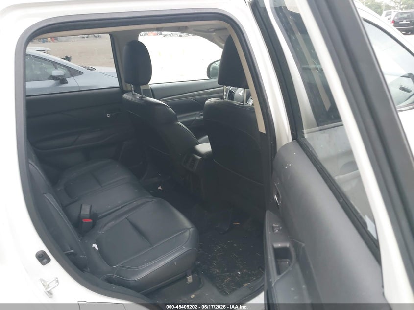 2020 MITSUBISHI OUTLANDER auction photo 8