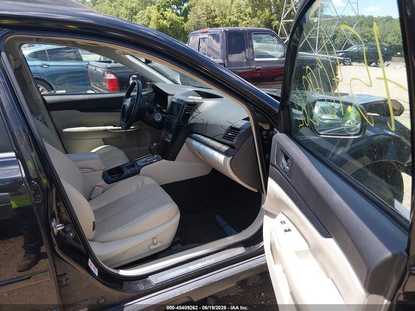 2014 SUBARU OUTBACK auction photo 5