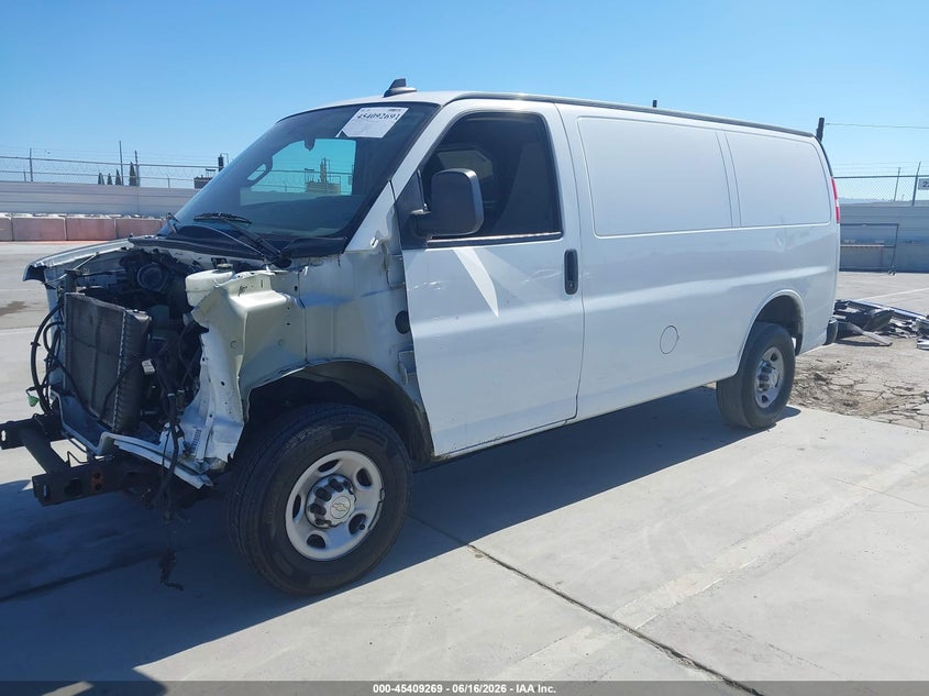 1GCZGGFP5N1165544 2022 Chevrolet Express Cargo Rwd 3500 Regular Wheelbase Wt photo 1