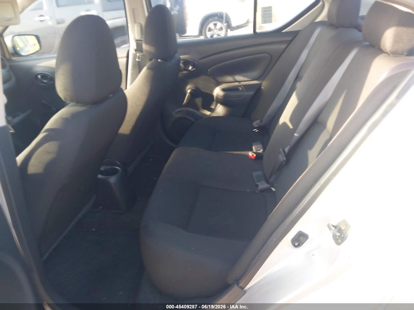 2018 NISSAN VERSA auction photo 8