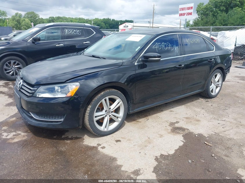 2014 VOLKSWAGEN PASSAT auction photo 2