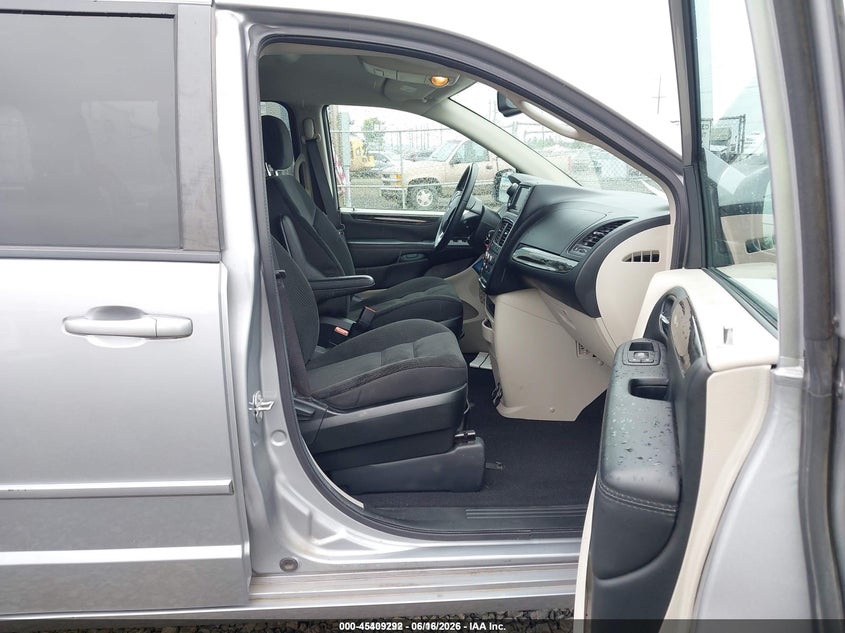 2017 DODGE GRAND CARAVAN auction photo 5