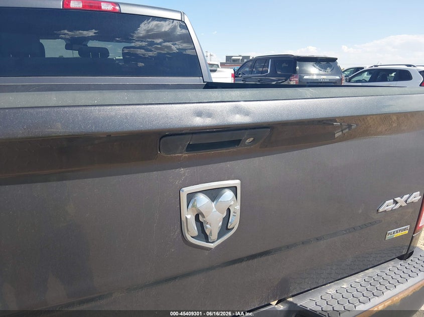 2016 RAM 1500 auction photo 6