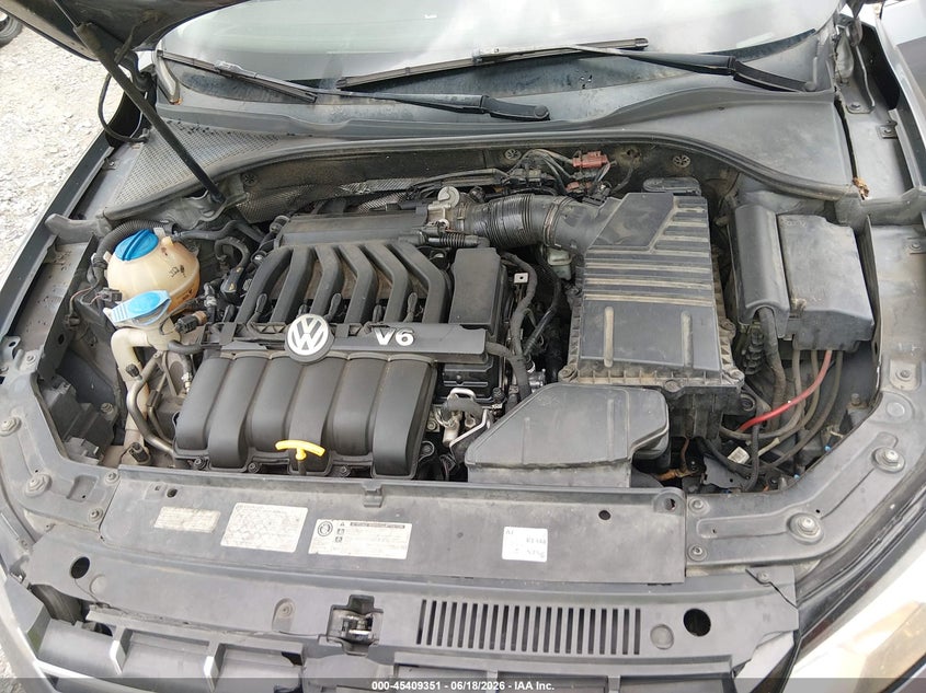 2014 VOLKSWAGEN PASSAT SEDAN 3.6L V-6 DI, DOHC, VVT, 280HP