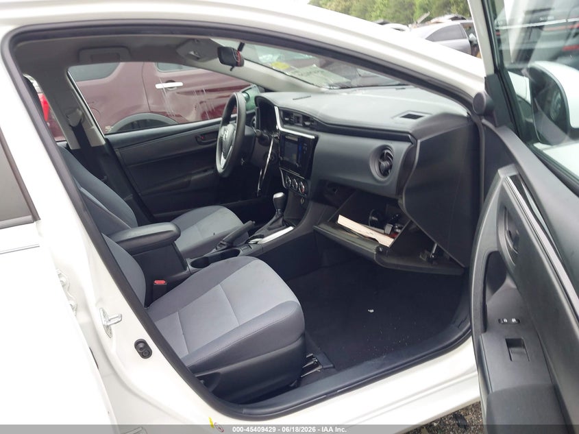 2017 TOYOTA COROLLA auction photo 5