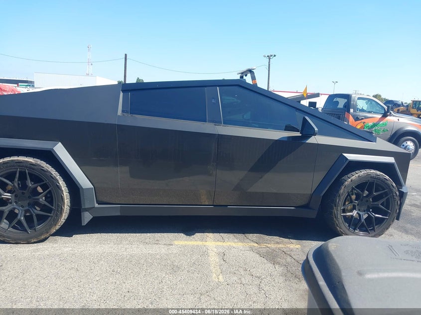 2024 Tesla Cybertruck Cyberbeast VIN: 7G2CEHEE6RA020683 Lot: 45409434