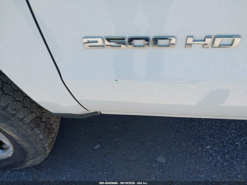 2015 CHEVROLET SILVERADO 2500HD BUILT AFTER AUG 14 auction photo 6