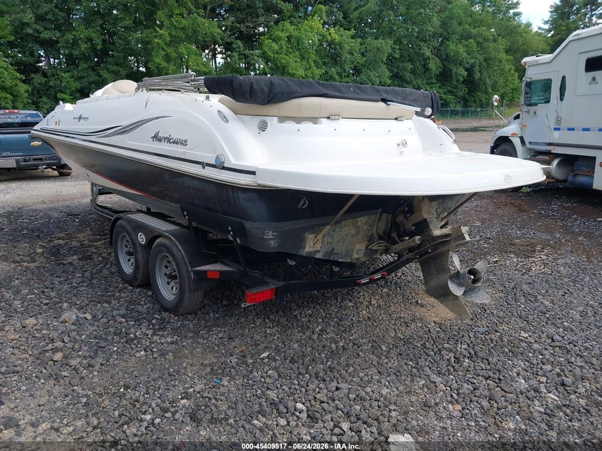 2015 HURRICANE 20' auction photo 3