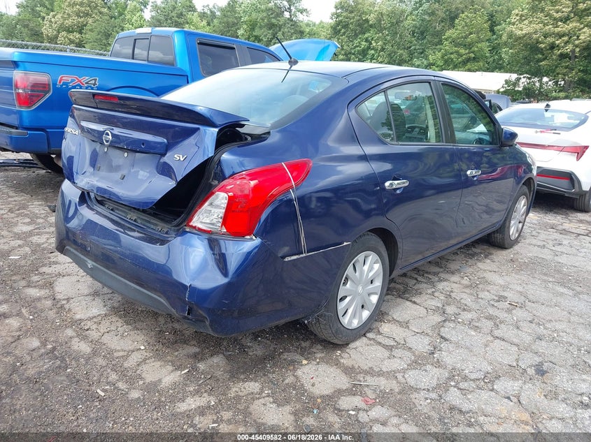 2019 NISSAN VERSA auction photo 4