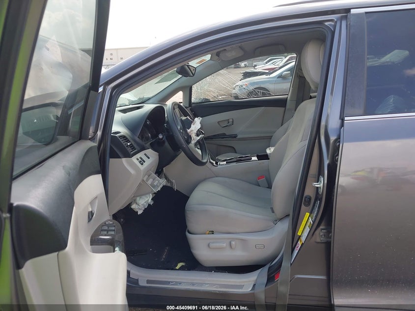 2013 TOYOTA VENZA auction photo 5