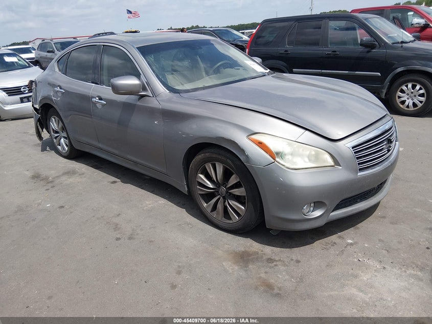 2013 Infiniti M37