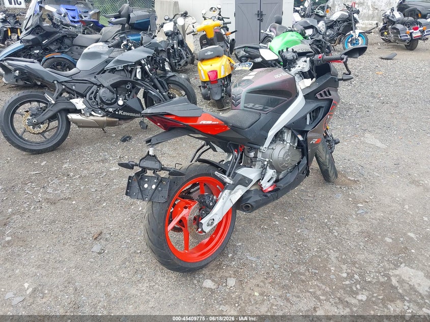 2025 APRILIA RS auction photo 4