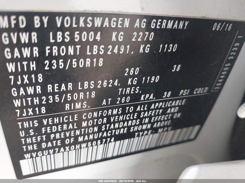 2017 VOLKSWAGEN TIGUAN 2.0T SPORT — Photo 9