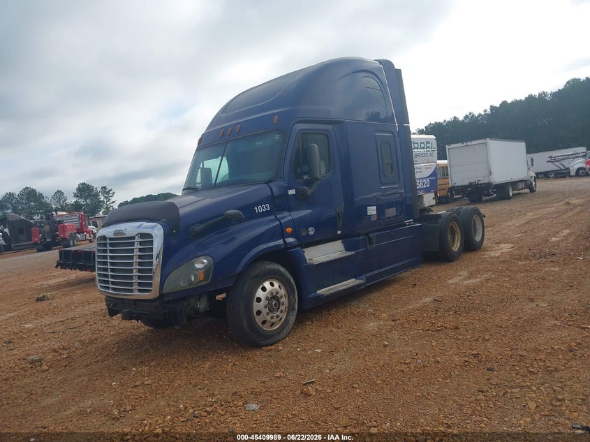 2016 FREIGHTLINER CASCADIA 125 auction photo 2