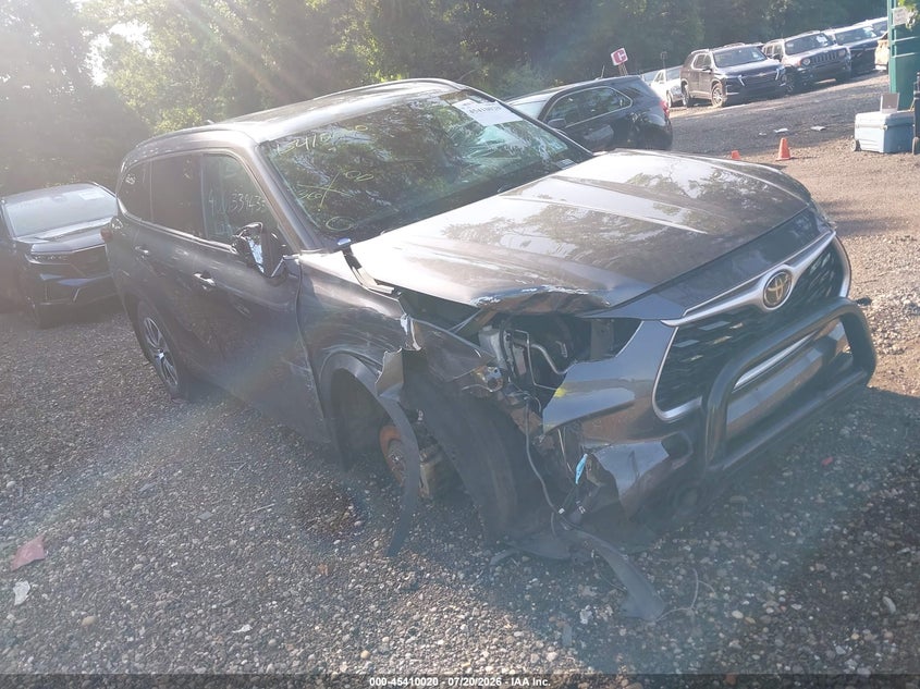 2021 TOYOTA HIGHLANDER auction photo 1