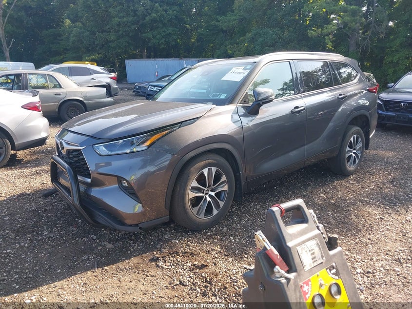 2021 TOYOTA HIGHLANDER auction photo 2