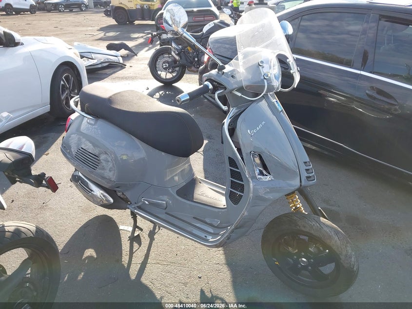 2020 VESPA GTS 300 SUPER auction photo 1