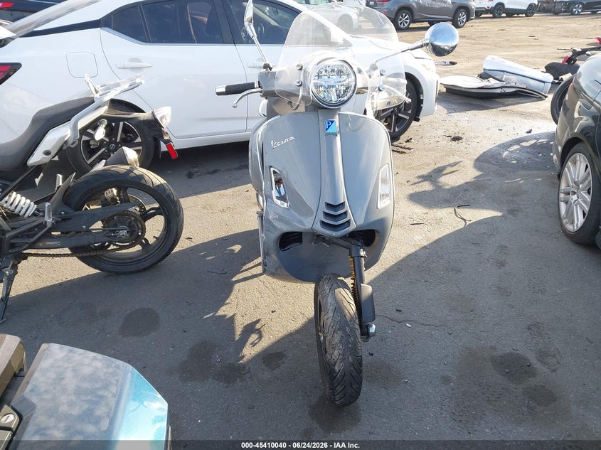 2020 VESPA GTS 300 SUPER auction photo 5