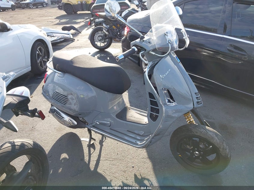 2020 VESPA GTS 300 SUPER auction photo 8