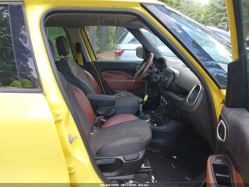 FIAT 500L 2015 VIN ZFBCFADH2FZ031050