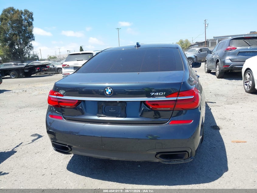 VIN WBA7E2C56JG743027 2018 BMW 740I