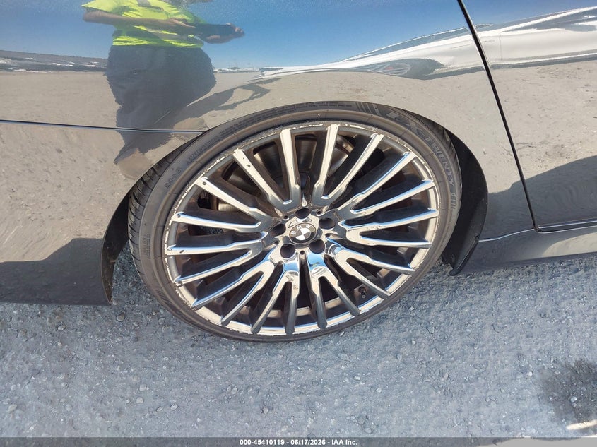 VIN WBA7E2C56JG743027 2018 BMW 740I