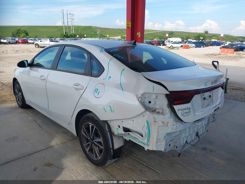 2024 KIA FORTE auction photo 3
