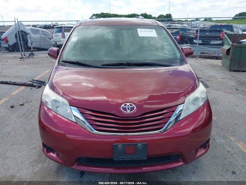 VIN 5TDKZ3DCXHS813469 2017 TOYOTA SIENNA LE 8 PASSENGER