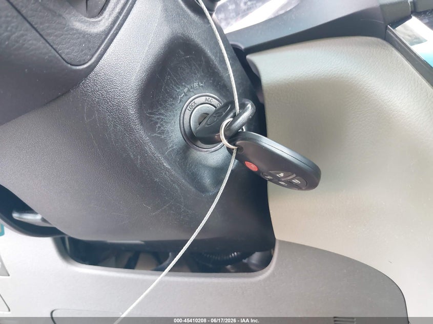 VIN 5TDKZ3DCXHS813469 2017 TOYOTA SIENNA LE 8 PASSENGER