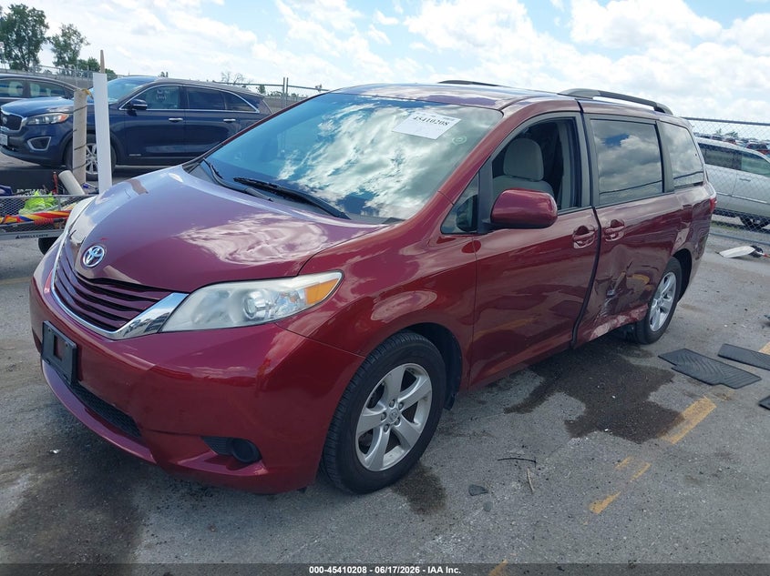 VIN 5TDKZ3DCXHS813469 2017 TOYOTA SIENNA LE 8 PASSENGER