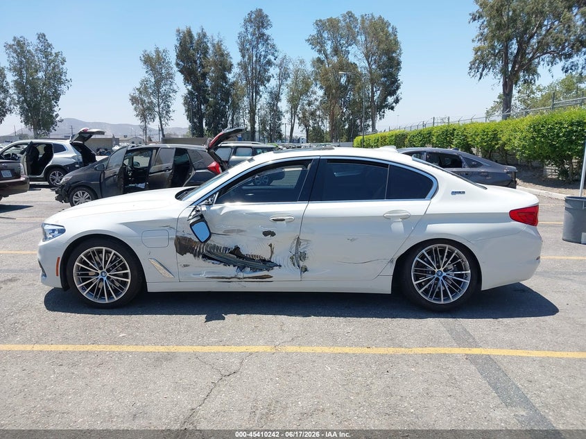 VIN: WBAJA9C58KB399158 2019 BMW 530E IPERFORMANCE