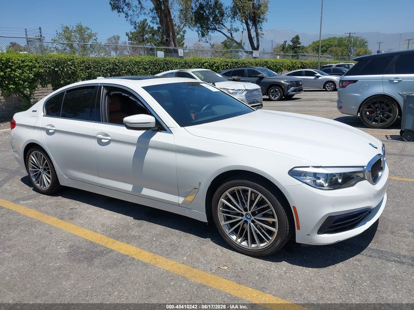 Vin: wbaja9c58kb399158, lot: 45908264, bmw 530e iperformance 2019 img_1