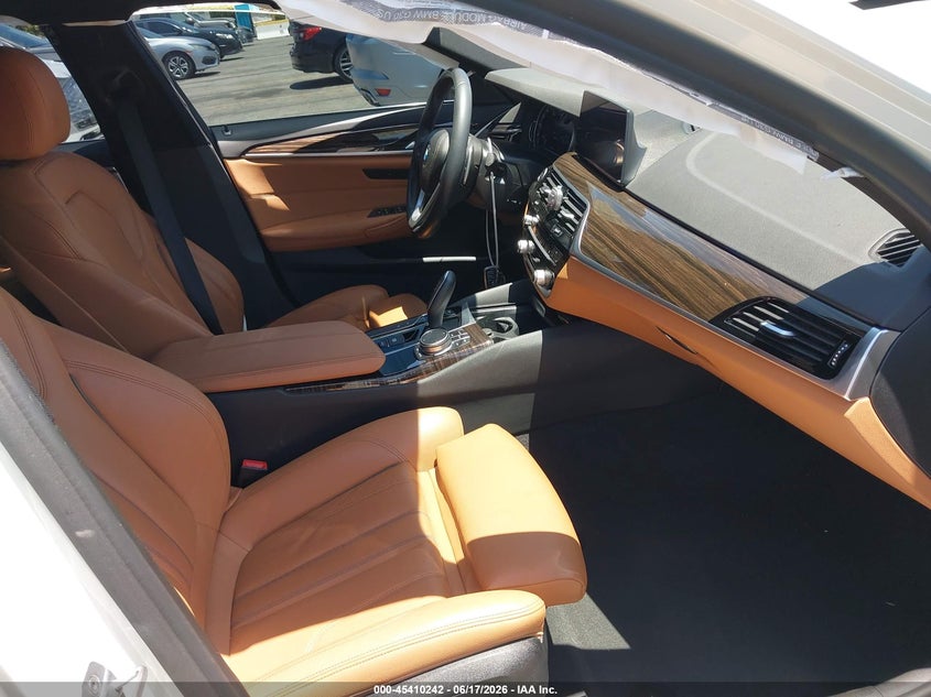 VIN: WBAJA9C58KB399158 2019 BMW 530E IPERFORMANCE