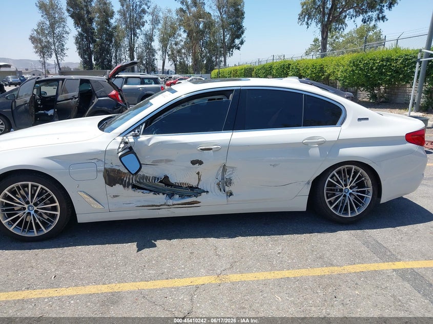 VIN: WBAJA9C58KB399158 2019 BMW 530E IPERFORMANCE