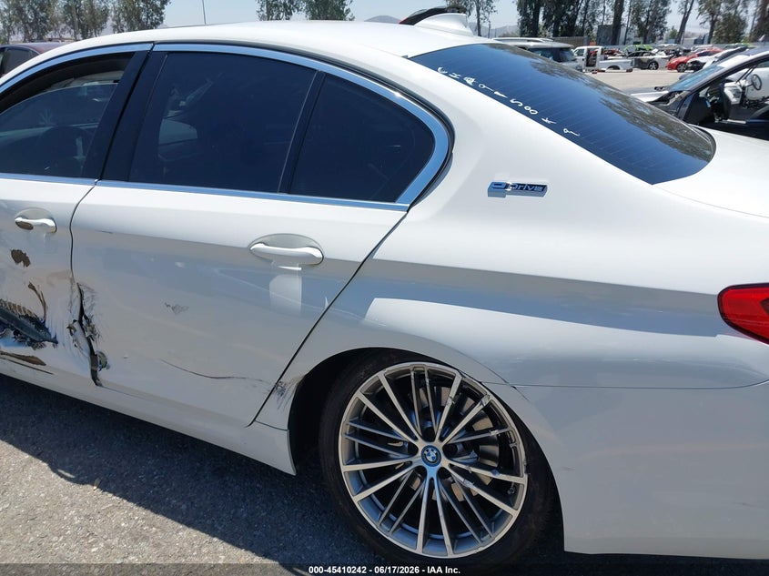 VIN: WBAJA9C58KB399158 2019 BMW 530E IPERFORMANCE